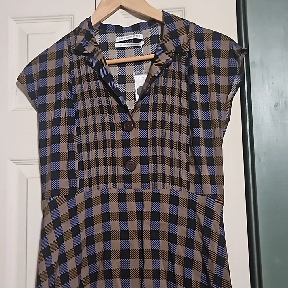 Dress - Picture 2 of 5